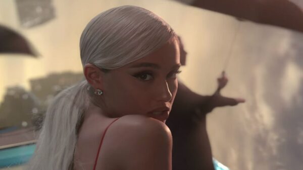 Videoclip Ariana Grande No Tears Left to Cry