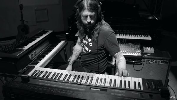 Dave Grohl Play