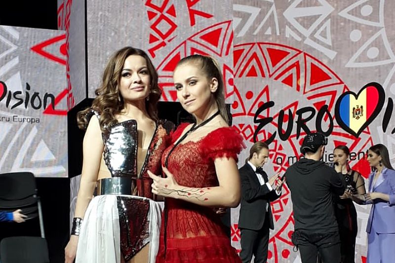 Ana Odobescu și Ester Peony, după finala selecției Eurovision 2019 Moldova