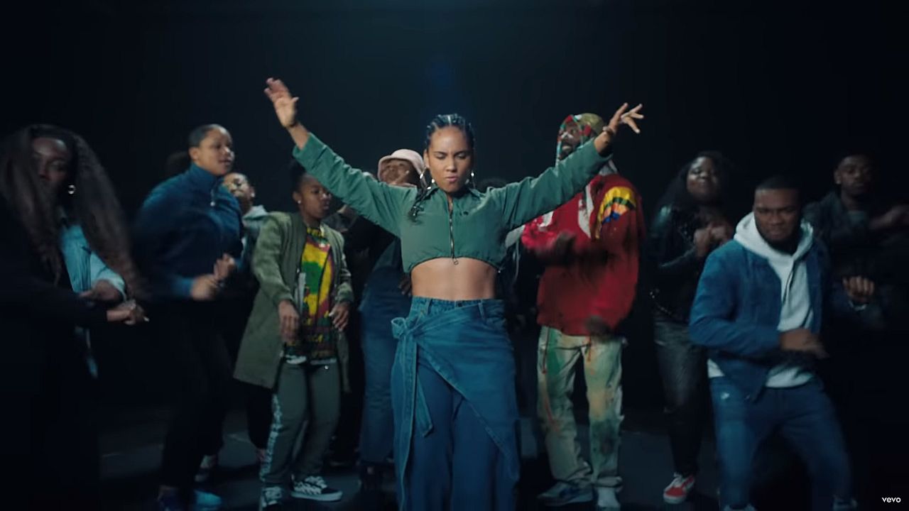 Videoclip: Alicia Keys - Underdog