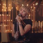 Miley Cyrus în cadrul Live Lounge Session de la BBC Radio 1 - captură ecran