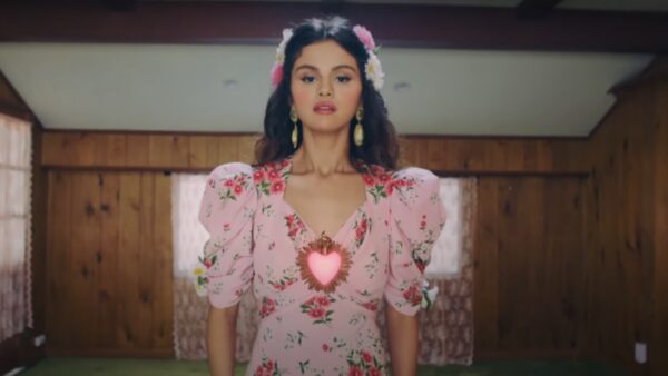 Videoclip Selena Gomez - De Una Vez