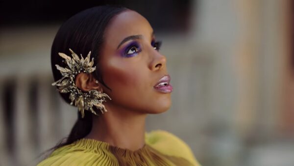 Videoclip Kelly Rowland - Flowers