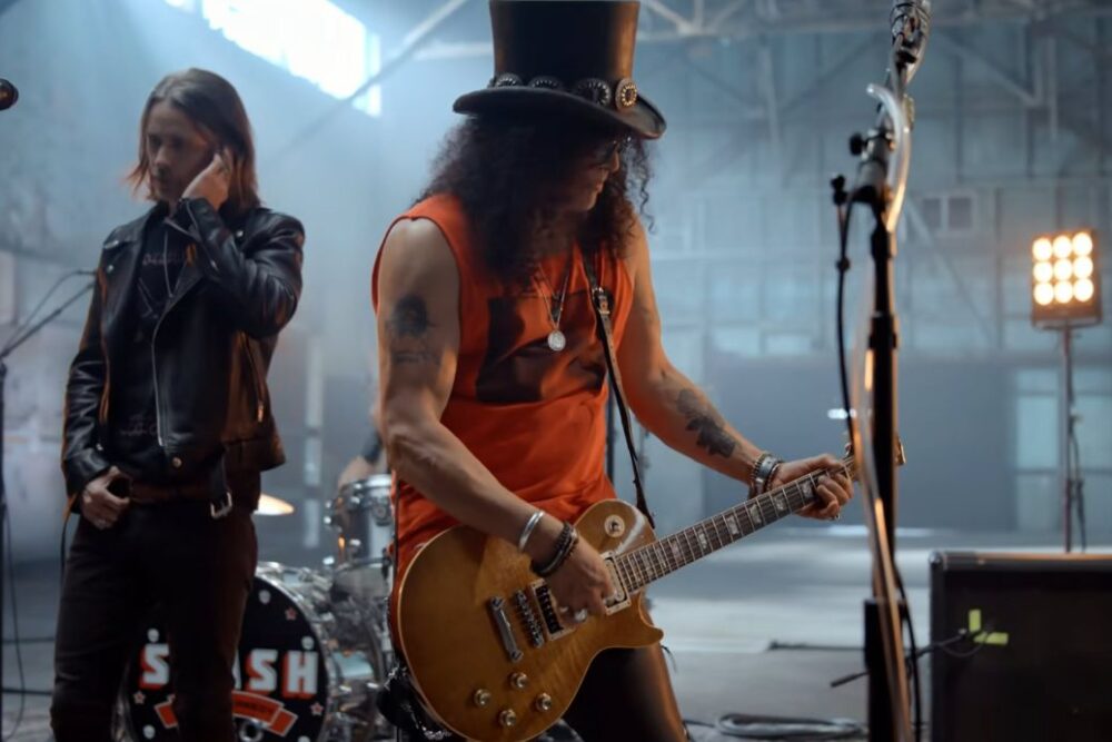 Videoclip Slash Myles Kennedy and the Conspirators The River Is Rising