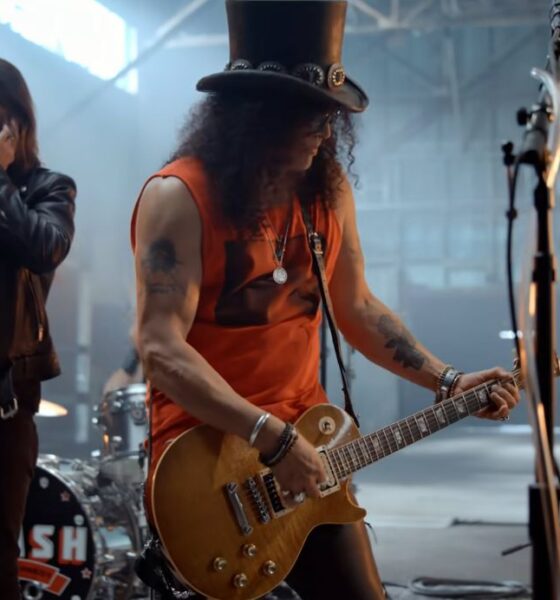 Videoclip Slash Myles Kennedy and the Conspirators The River Is Rising