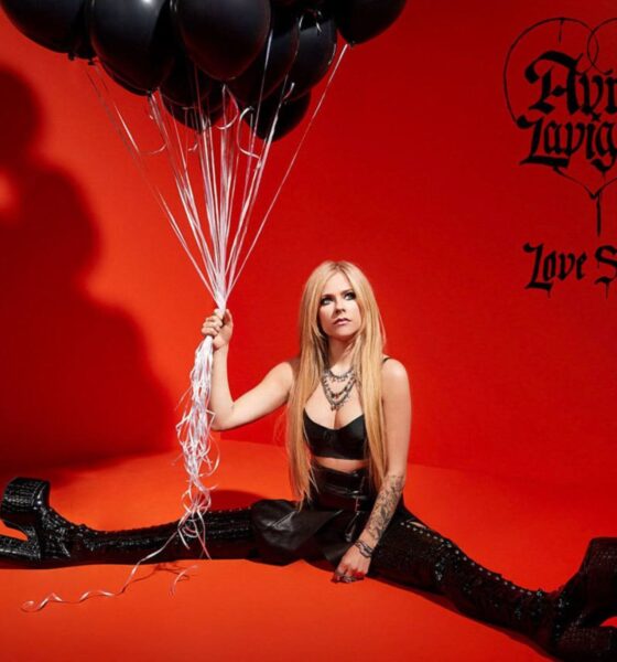 Coperta album Avril Lavigne
