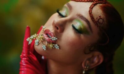 Videoclip Christina Aguilera, Ozuna - Santo