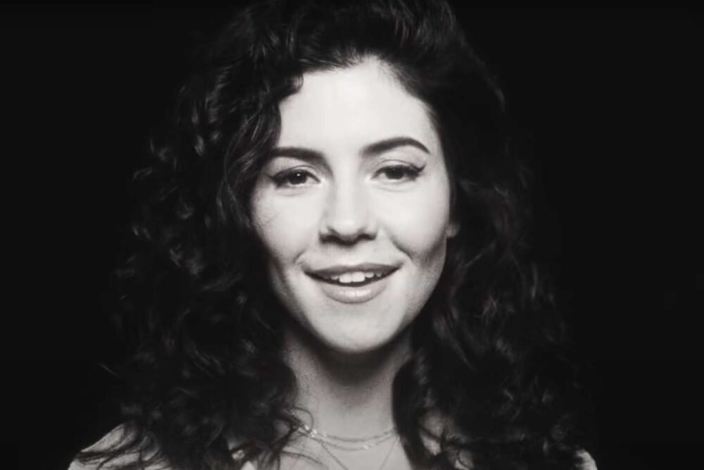 Marina dreams. Marina Diamandis 2022. Happy Loner Marina and the Diamonds.