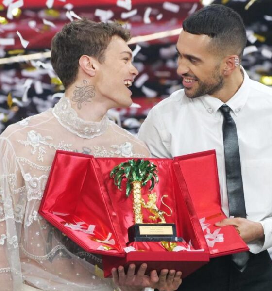 Mahmood & Blanco cu trofeul Sanremo 2022