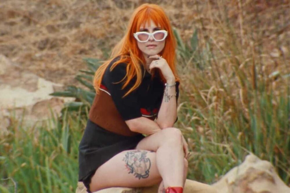 Hayley Williams în videoclipul Paramore - This Is Why