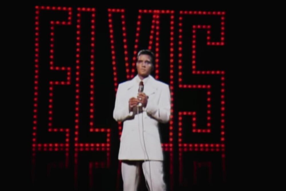 Elvis Presley în videoclipul piesei "If I Can Dream"
