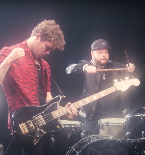 Royal Blood în videoclipul piesei "Trouble's Coming"