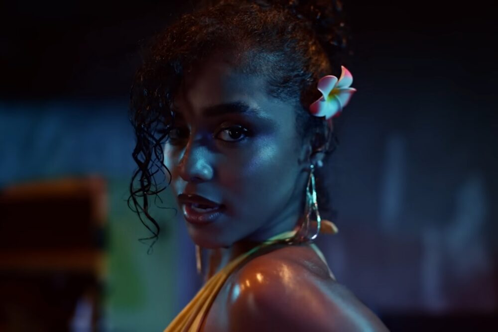 Tyla în videoclipul piesei "Water"