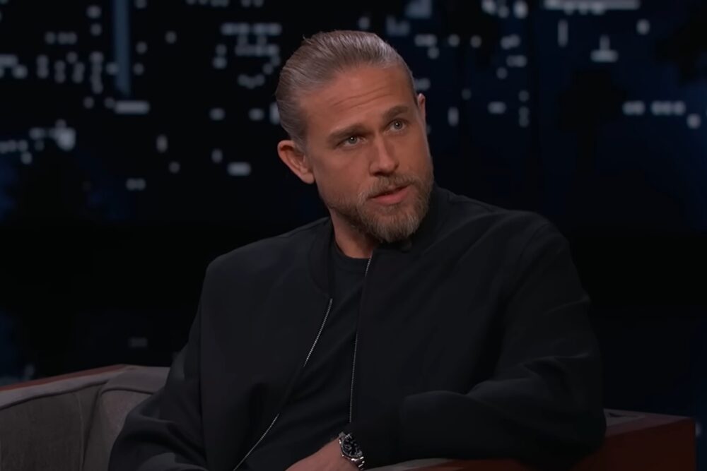 Charlie Hunnam joacă în al treilea sezon al seriei “Monster” (Netflix)