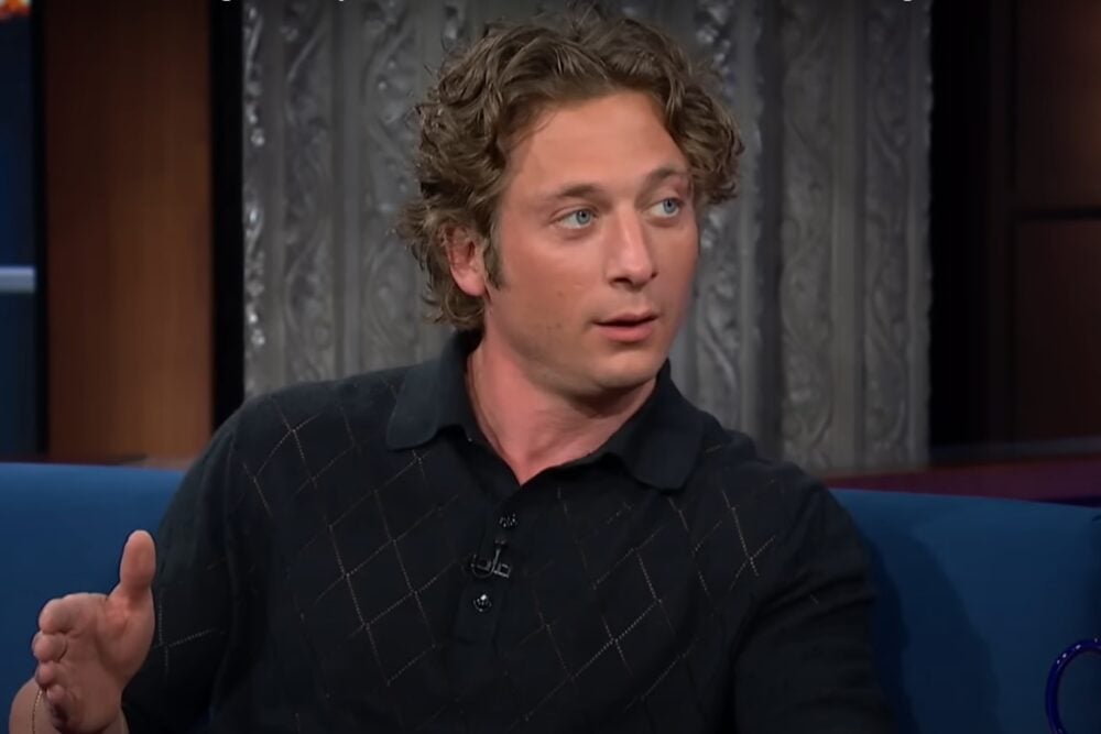 Jeremy Allen White într-un interviu la Stephen Colbert