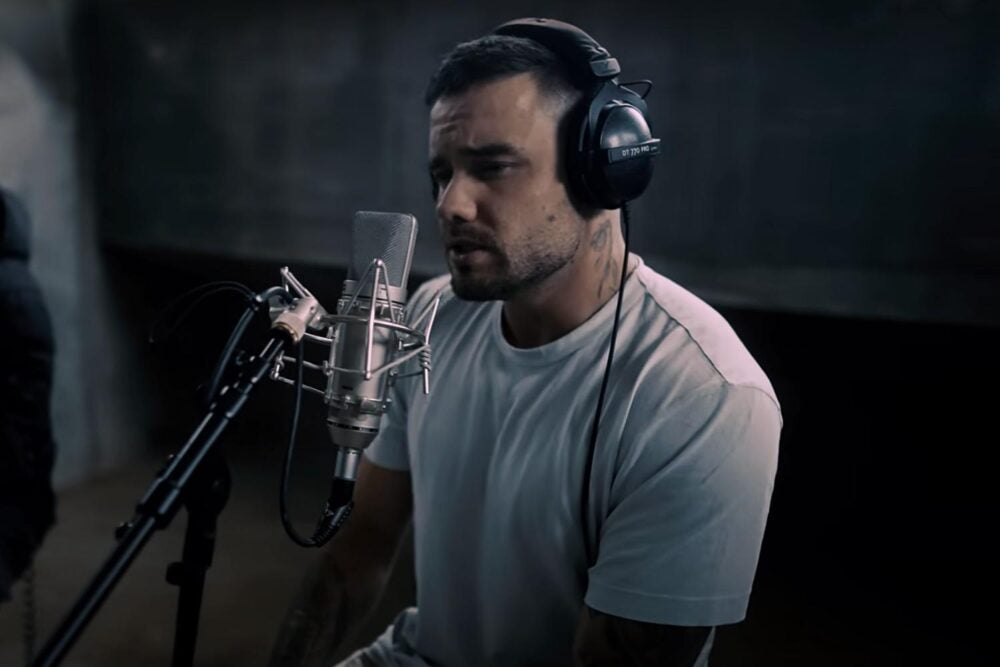 Liam Payne în clipul ”Teardrops” (Acoustic)