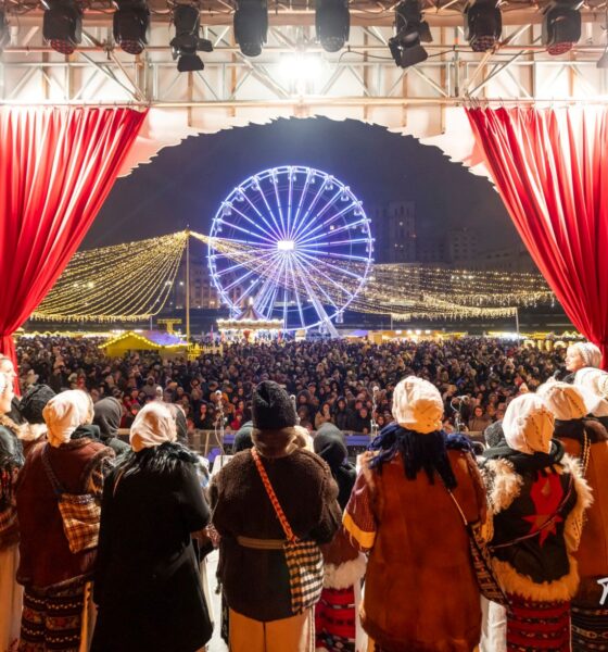 Concert la Târgul de Crăciun din Piața Constituției