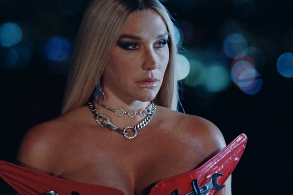 Videoclip Kesha - JOYRIDE