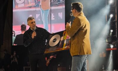 Akcent primește Discul de platină pentru piesa "Dragoste de închiriat"