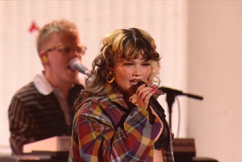 Lola Young (live la BRIT Awards 2025)