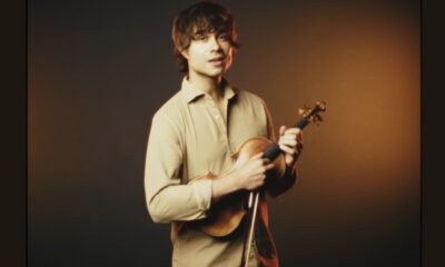 Alexander Rybak în videoclipul piesei "Maybe"
