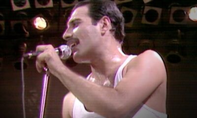 Freddie Mercury în timpul show-ului Live Aid din 1985