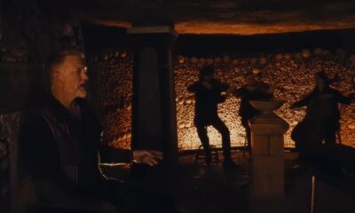 Trailer "Queens of the Stone Age: Alive in the Catacombs"