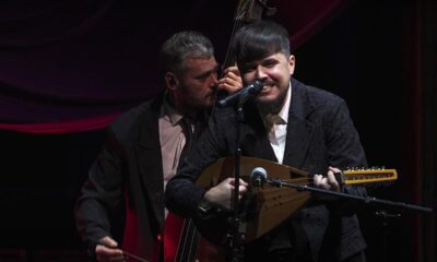 Simion Bogdan-Mihai și Taraful din Naipu - Cât lumea te mai privește