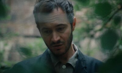 Tom Smith în videoclipul "Lights Of New York City"