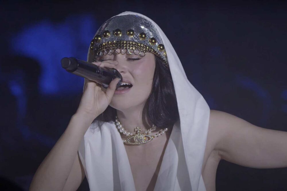 Irina Rimes - Boț de pământ, Urbanist - Descântatele live @ Arenele Romane 2024