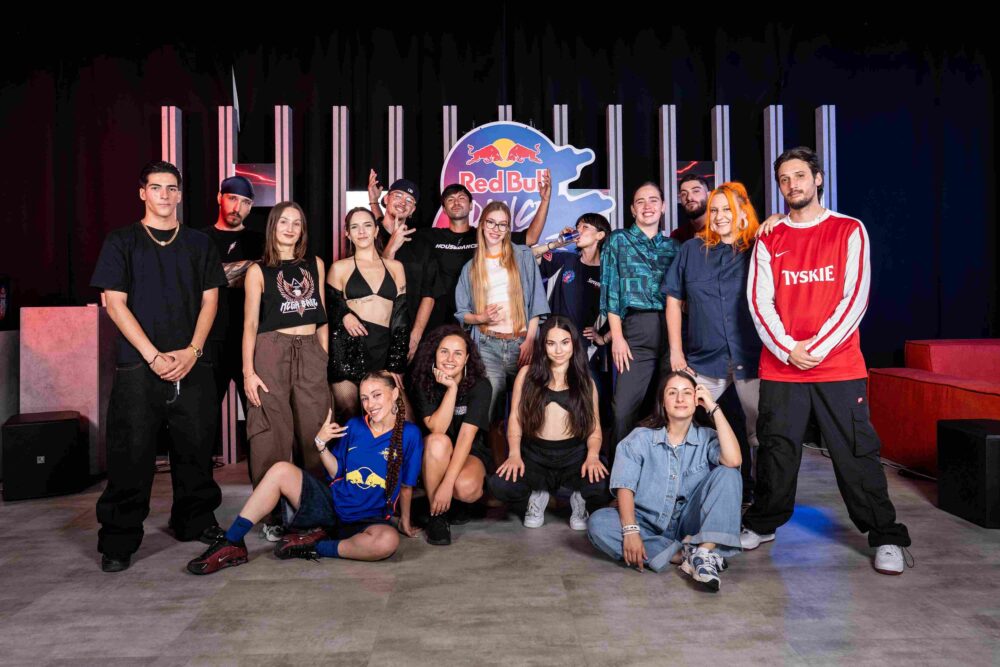 Cei 16 dansatori din competiția Red Bull Dance Your Style România 2025