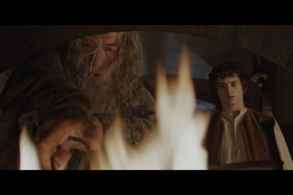 Gandalf și Frodo în "Lord of the Rings: The Fellowship of the Ring"