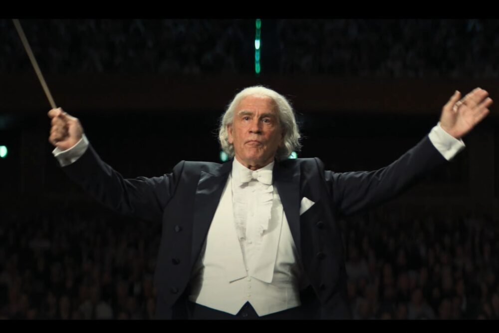 John Malkovich în "Cravata Galbenă"