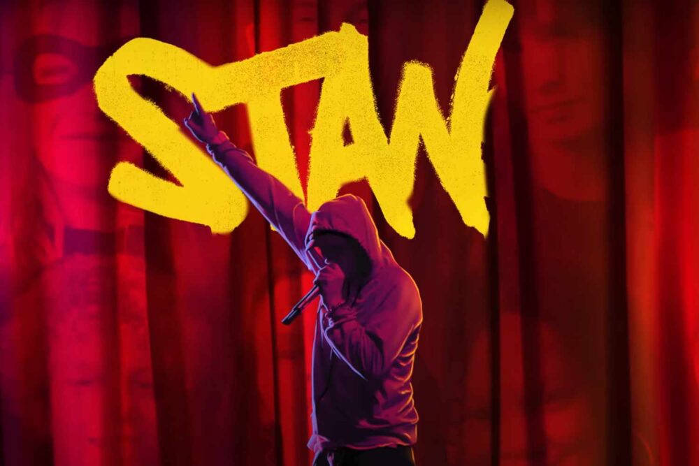 Eminem - "Everybody’s Looking At Me" (de pe soundtrack-ul "STANS")