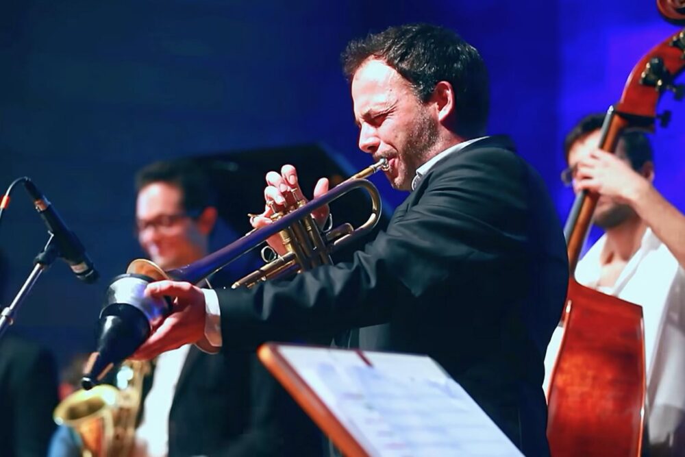 MUSIC - Premiera de la București