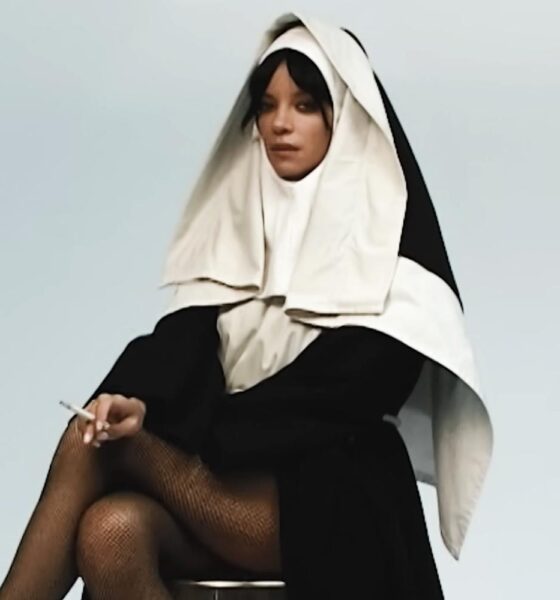 Lily Allen în visualiser-ul "Pussy Palace"