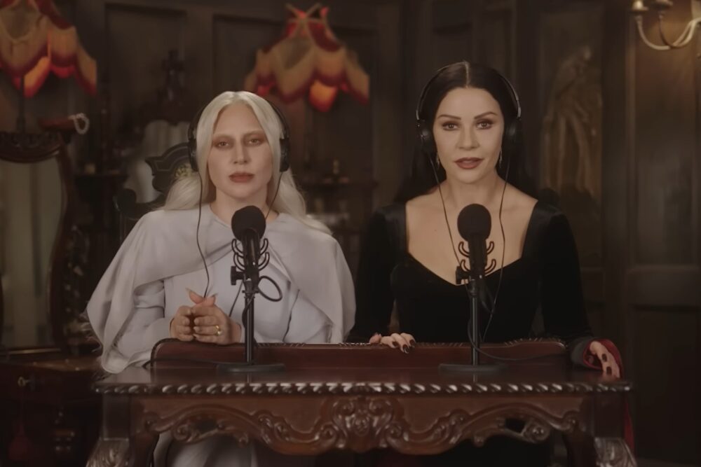 Lady Gaga și Catherine Zeta-Jones în materialul video de Halloween