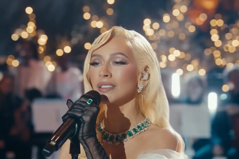 Trailer "Christina Aguilera: Christmas in Paris"