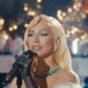 Trailer "Christina Aguilera: Christmas in Paris"