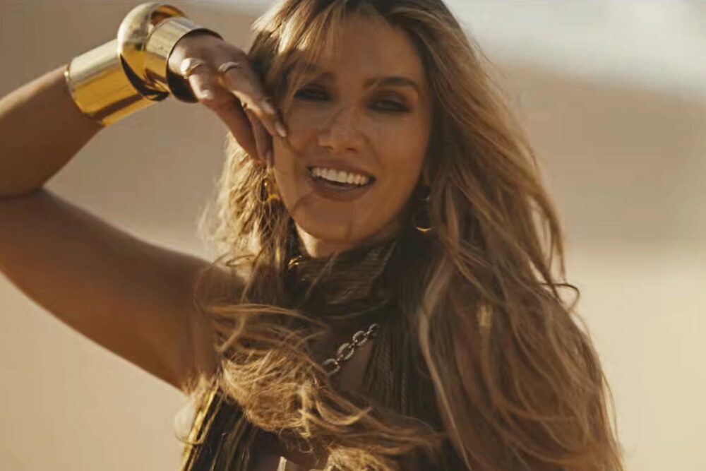 Delta Goodrem în videoclipul piesei "Eclipse"
