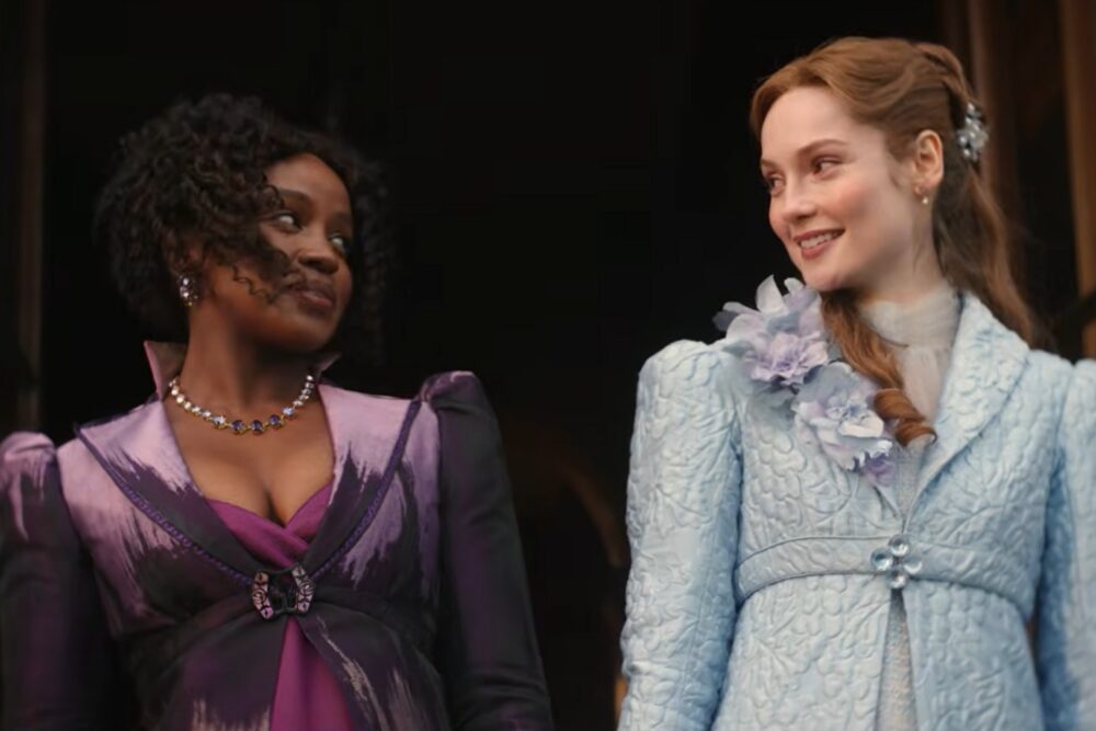Francesca (Hannah Dodd) și Michaela Stirling (Masali Baduza) în "Bridgerton"