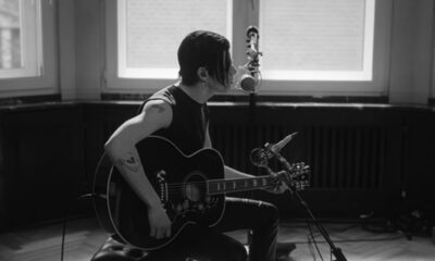 Videoclip YUNGBLUD - Time (Live from Hansa Studios)