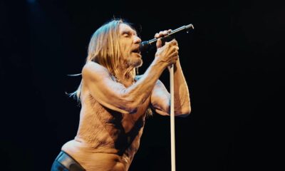 Iggy Pop cântând "The Passenger" live la Coachella 2026