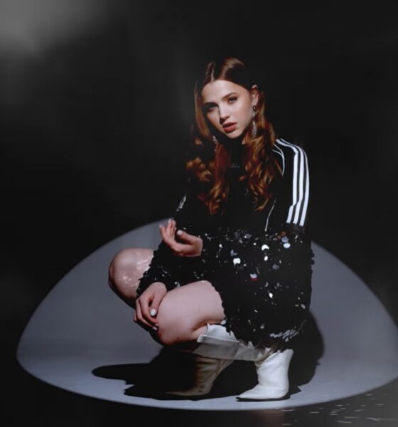 Alessia Pop în videoclipul piesei "Seară de mai"