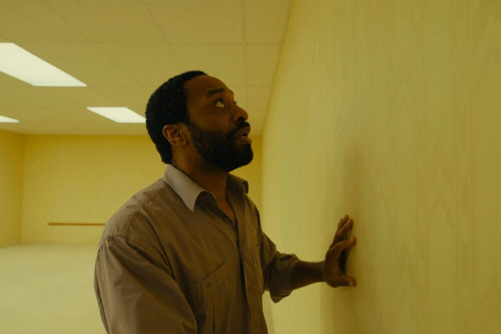 Backrooms recenzie film limba romana
