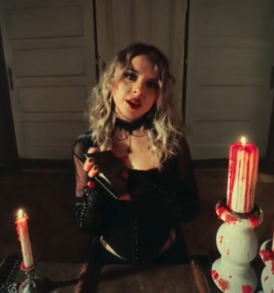 ILINCA în videoclipul piesei "Tarot"