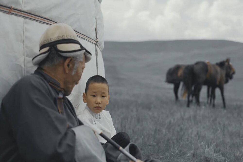 Videoclip The HU Echoes of My Father