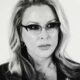 Anastacia în videoclipul piesei "Left Outside Alone" (Symphonic Revolution)