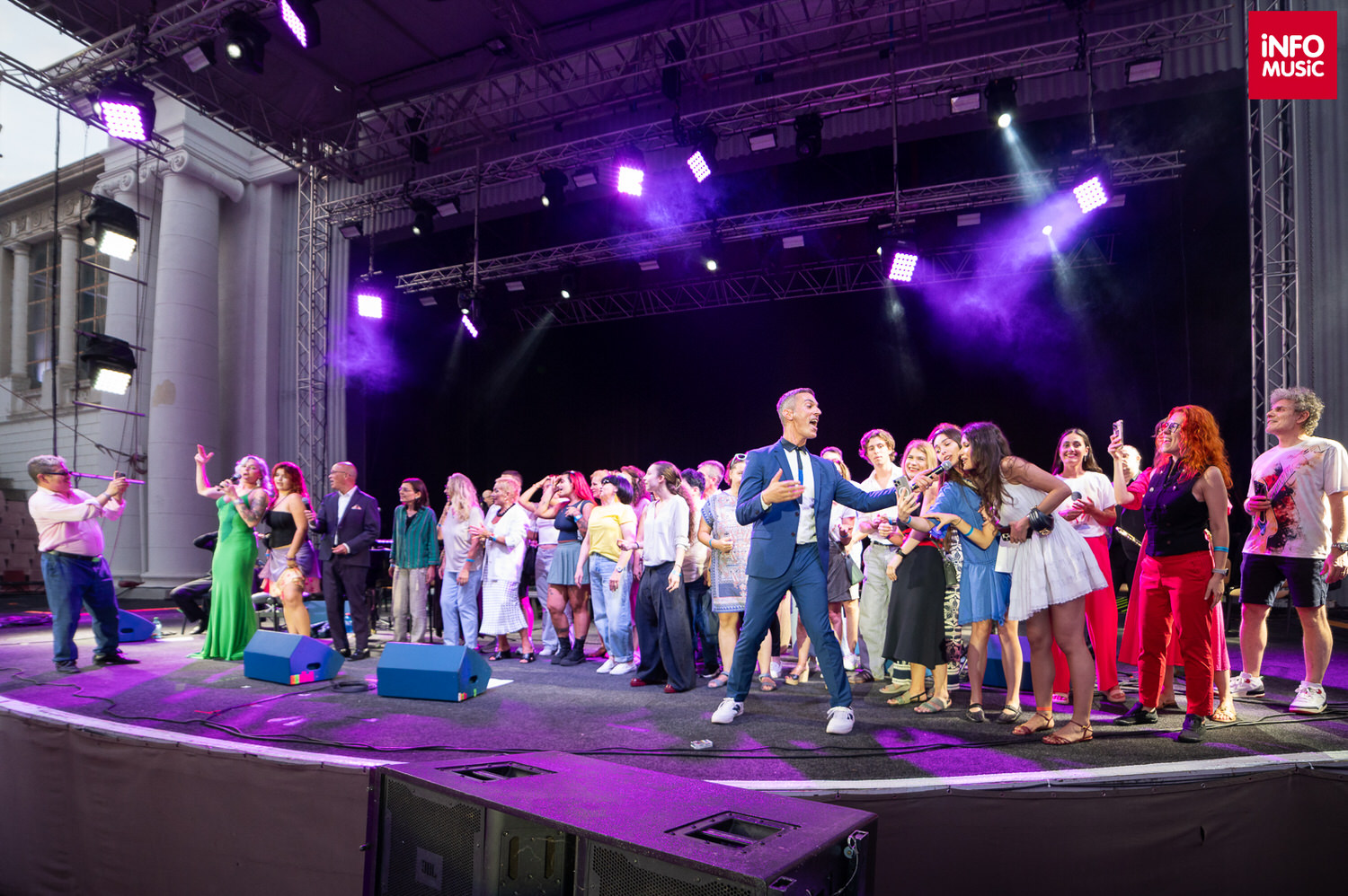 Concert Pink Martini la Arenele Romane pe 16 iulie 2026